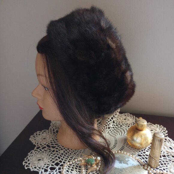 ***SOLD*** Vintage 60s Beautiful Glossy Brown Ranch Mink Pillbox Hat - Picture 6 of 9